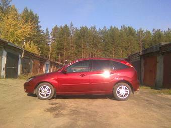 2004 Ford Focus Photos