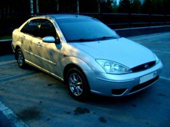 2004 Ford Focus Photos