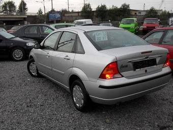 2004 Ford Focus Photos