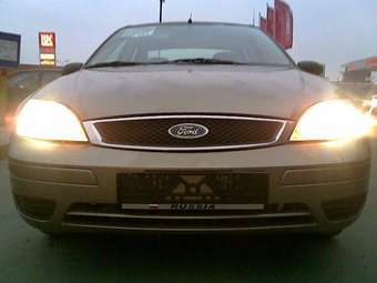 2005 Ford Focus Photos