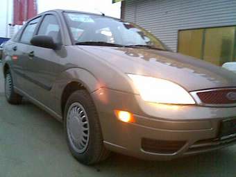 2005 Ford Focus Photos