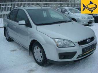 2005 Ford Focus Photos