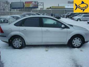 2005 Ford Focus Photos