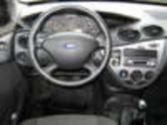 2005 Ford Focus Photos