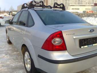 2005 Ford Focus Images