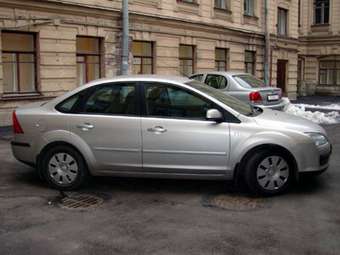 2005 Ford Focus Pictures