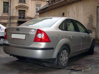 2005 Ford Focus Photos