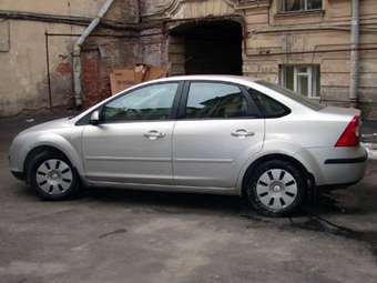 2005 Ford Focus Pictures