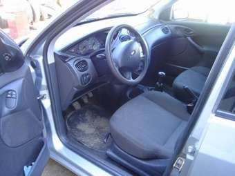 2005 Ford Focus Images