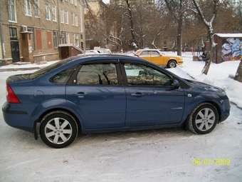 2005 Ford Focus Photos
