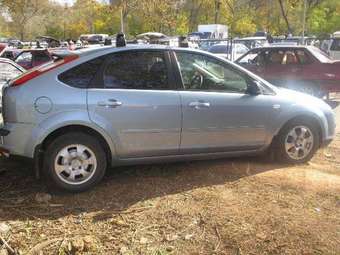 2005 Ford Focus Pictures