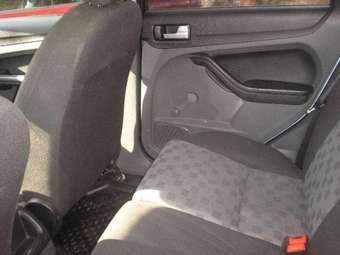 2005 Ford Focus Pictures
