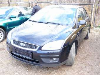 2005 Ford Focus Photos