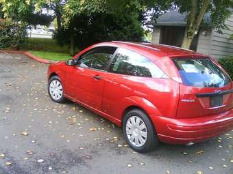 2005 Ford Focus Pictures