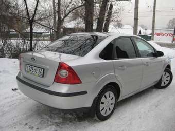 2005 Ford Focus Pictures