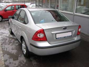2005 Ford Focus Images
