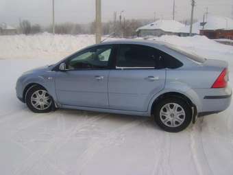 2005 Ford Focus Photos
