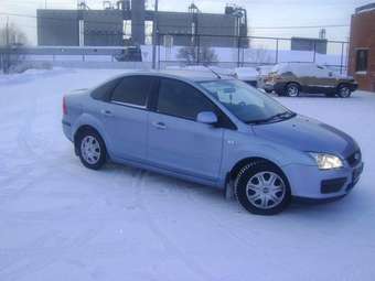 2005 Ford Focus Pictures