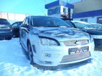 2005 Ford Focus Photos