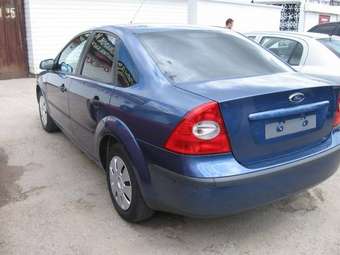 2005 Ford Focus Pics