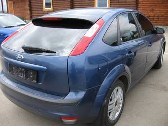 2005 Ford Focus Photos