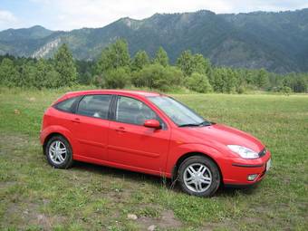 2005 Ford Focus Photos