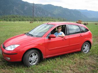 2005 Ford Focus Photos
