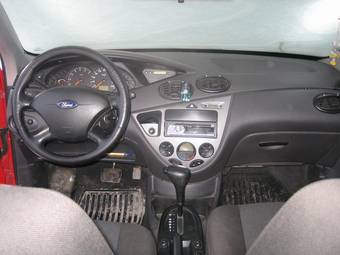 2005 Ford Focus Photos