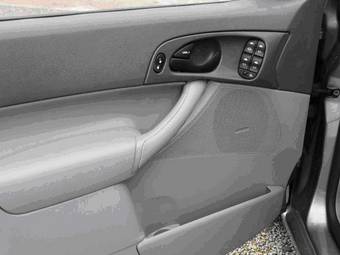2005 Ford Focus Pics