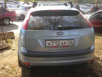 2005 Ford Focus Photos