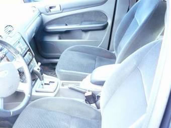 2005 Ford Focus Photos