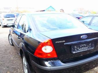 2005 Ford Focus Photos