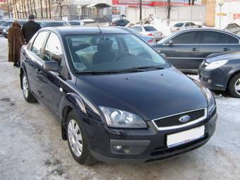 2005 Ford Focus Photos