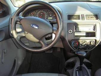 2005 Ford Focus Photos
