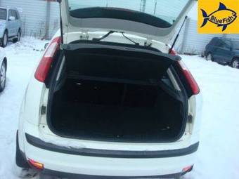 2005 Ford Focus Photos