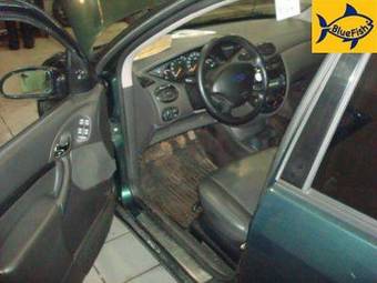 2005 Ford Focus Photos