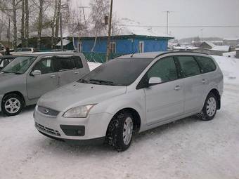2005 Ford Focus Photos