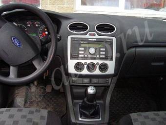 2005 Ford Focus Pictures