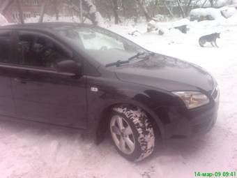 2005 Ford Focus Photos