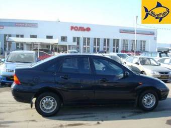 2005 Ford Focus Photos