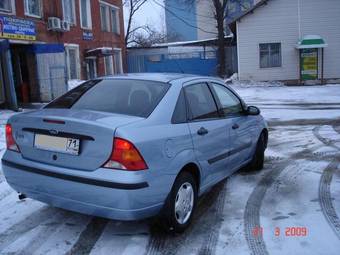 2005 Ford Focus Photos