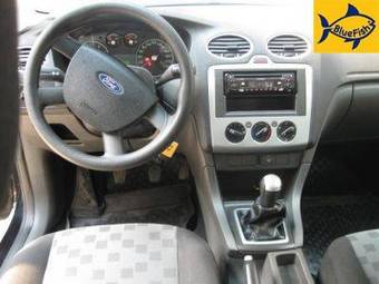 2005 Ford Focus Images