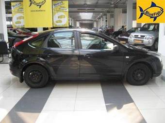2005 Ford Focus Photos