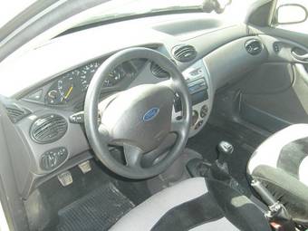 2005 Ford Focus Pictures