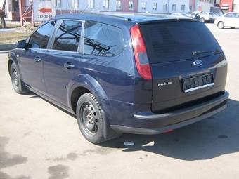 2005 Ford Focus Photos
