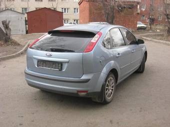 2005 Ford Focus Photos
