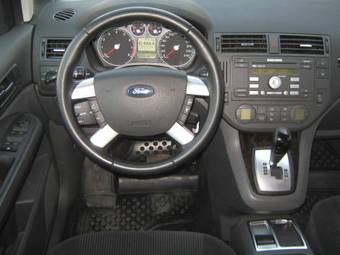 2005 Ford Focus Photos
