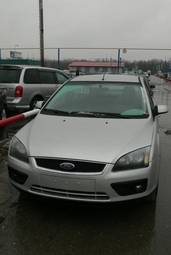 2005 Ford Focus Photos