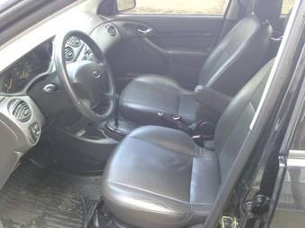 2005 Ford Focus Photos
