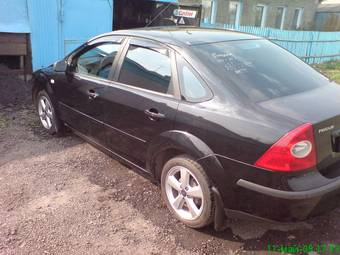 2005 Ford Focus Photos